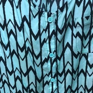 Chevron pattern mint and black button up tank.